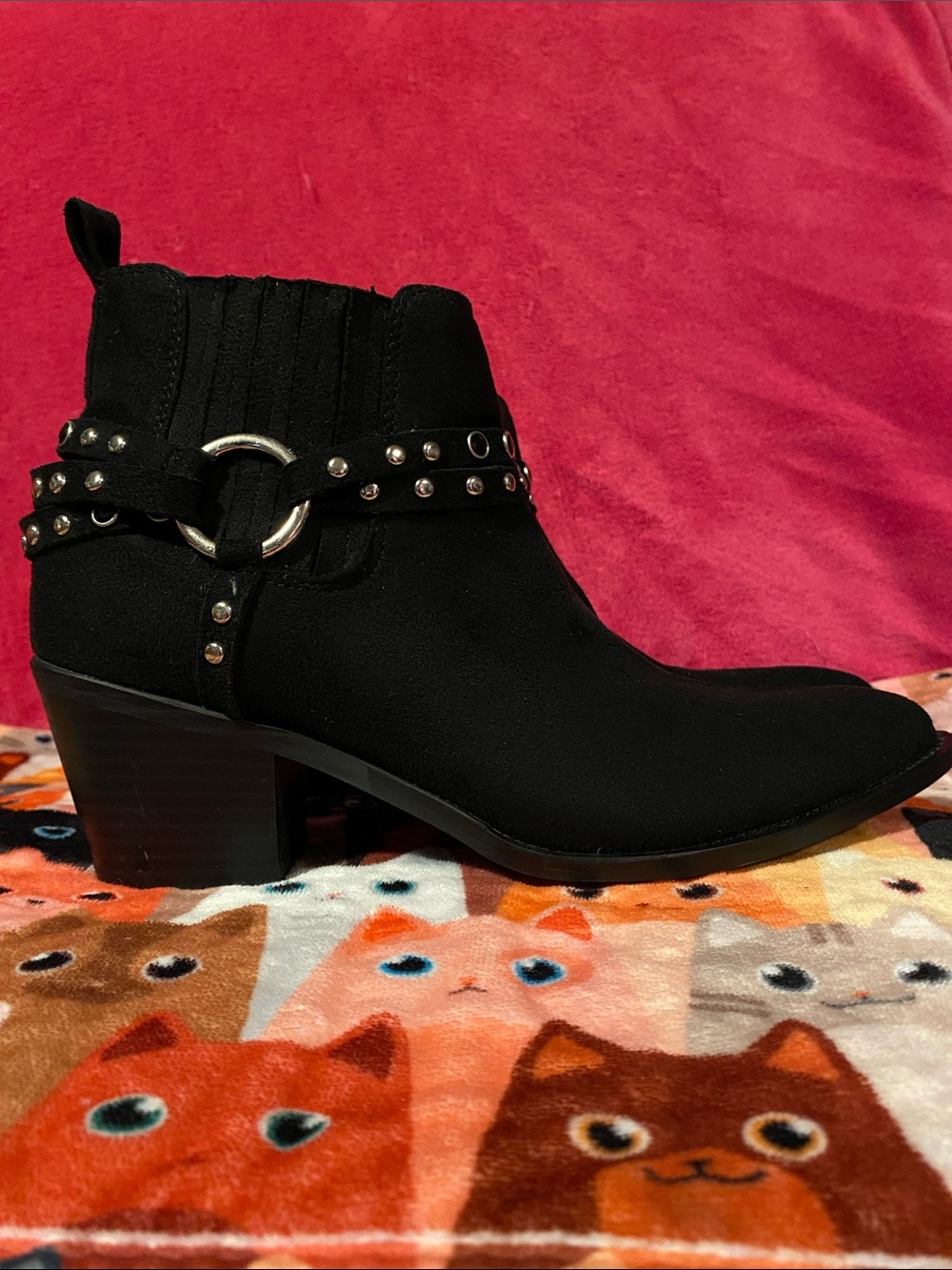 Black studded stirrup detail pointed toe stacked heel look booties size 8